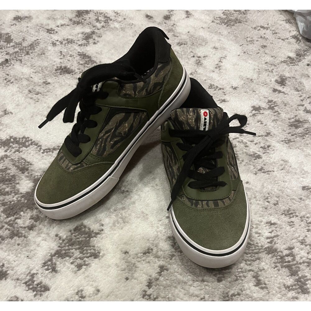 Airwalk Big Boys Lace-Up Huntington Sneakers Camo Olive Green Suede Sz 6 NWOT